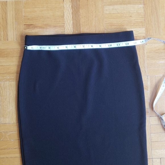 2/25 Stretchy midi ribbed black pencil skirt - Picture 4 of 5